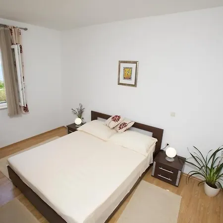 Grlica Appartamento Sutivan