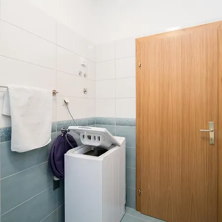 Grlica Apartment Sutivan